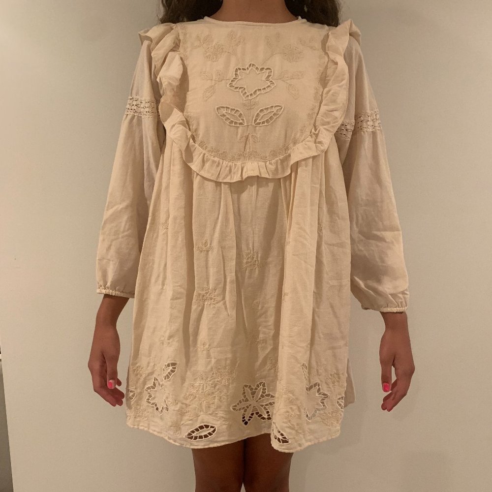 creamy beige floral Zara dress in a kids 13-14